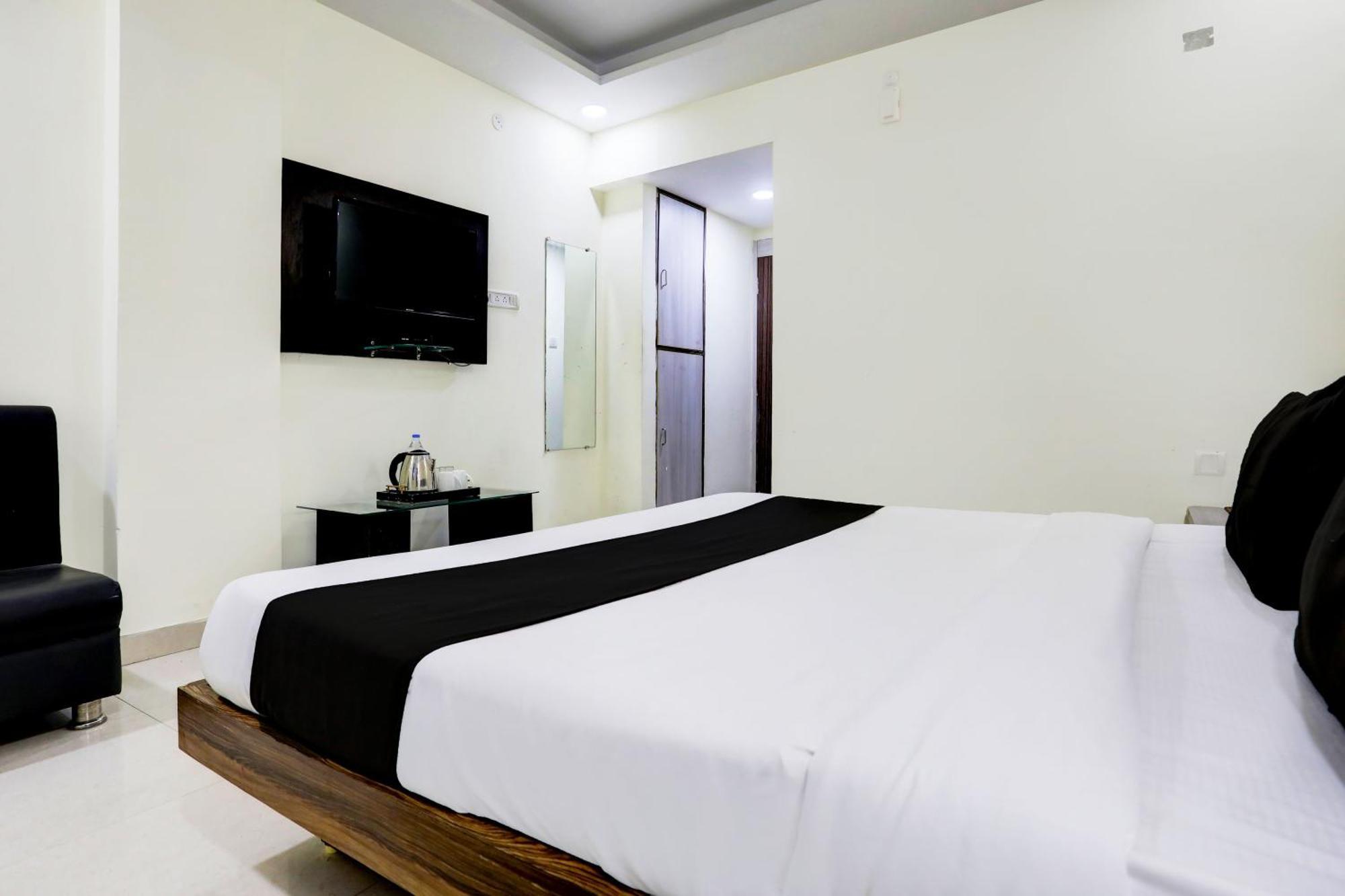 Super Townhouse Hoshangabad Road Near Aashima Mall Samarda Kaliāsot Esterno foto