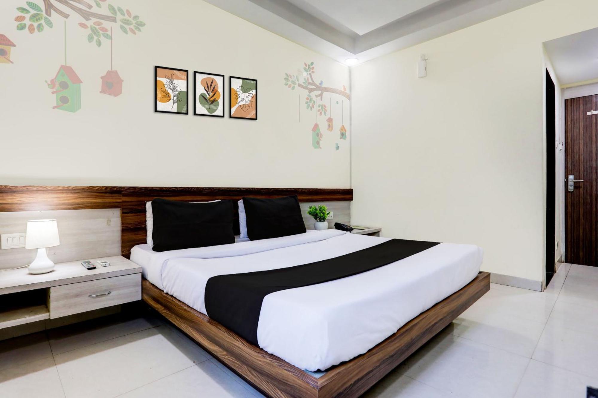 Super Townhouse Hoshangabad Road Near Aashima Mall Samarda Kaliāsot Esterno foto