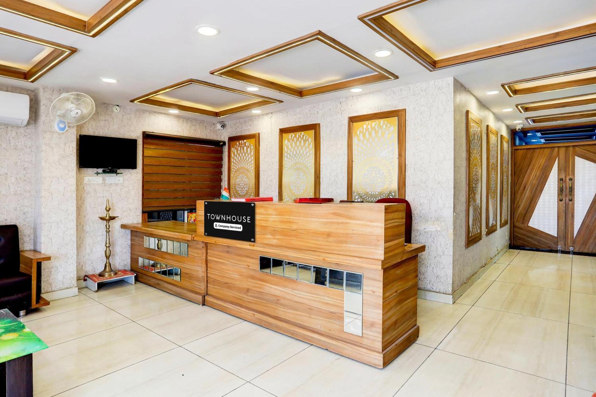 Super Townhouse Hoshangabad Road Near Aashima Mall Samarda Kaliāsot Esterno foto